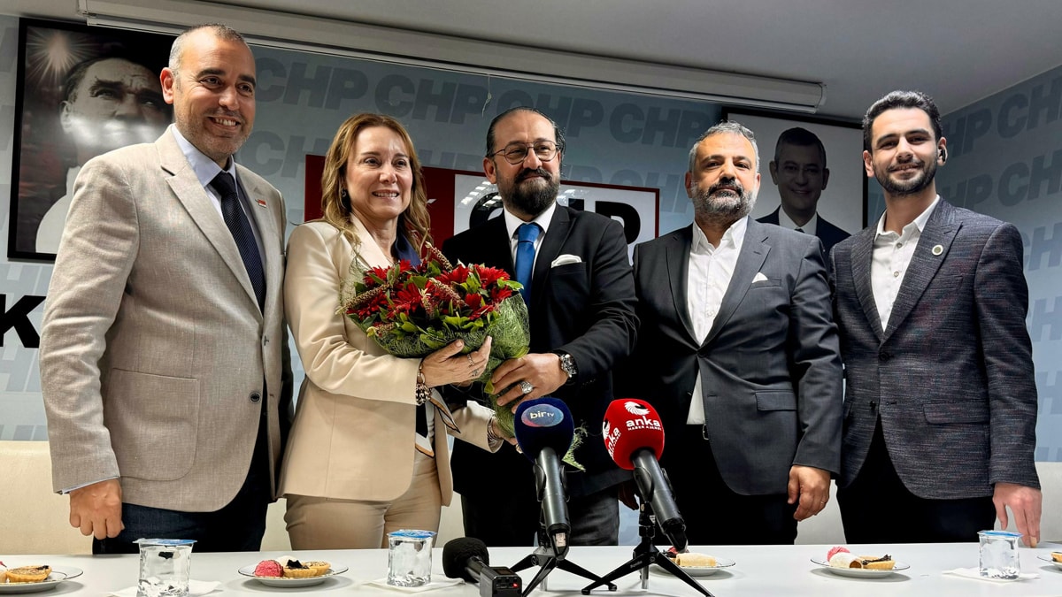 DEVA Partisi'nden istifa eden 83 kişi CHP'ye katıldı