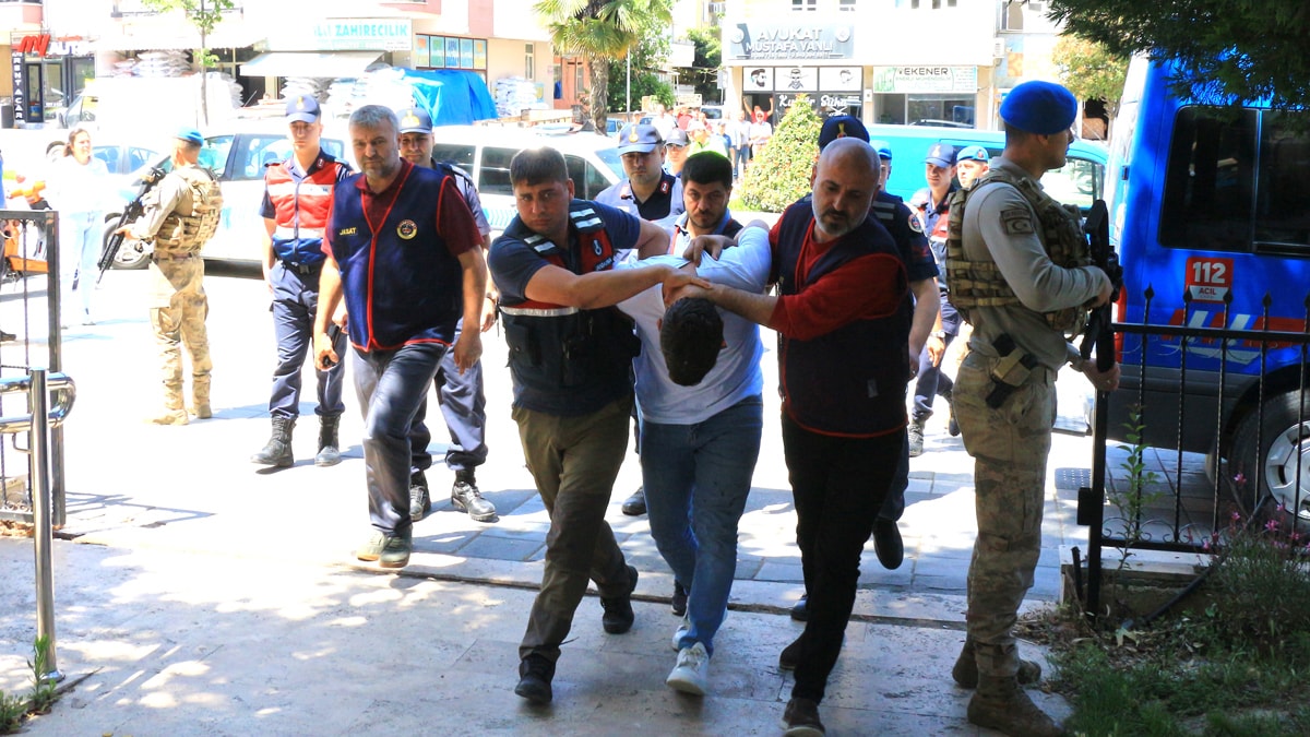 7 kişinin yaralandığı patlamada tutuklanan 2 şüphelinin ifadeleri ortaya çıktı