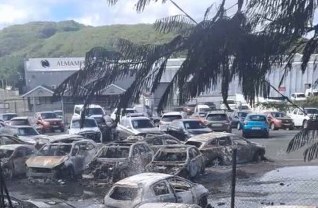 Fransa'ya bağlı özerk bölgede bağımsızlık isyanı