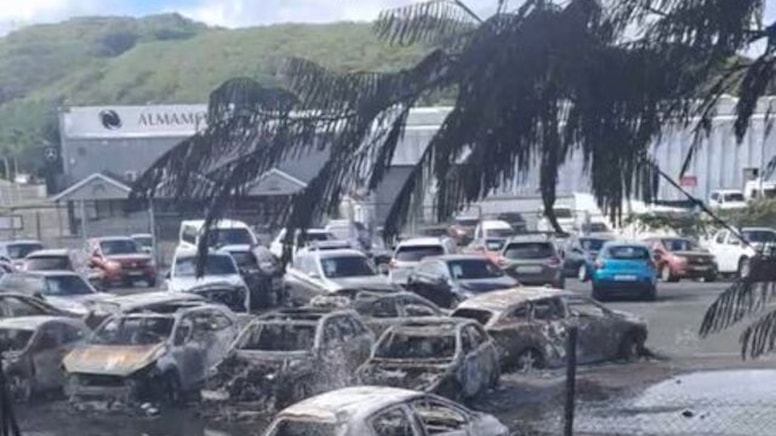 Fransa'ya bağlı özerk bölgede bağımsızlık isyanı