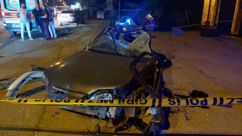 Kaza sonrası araç ikiye ayrıldı: 1 ölü 1 yaralı
