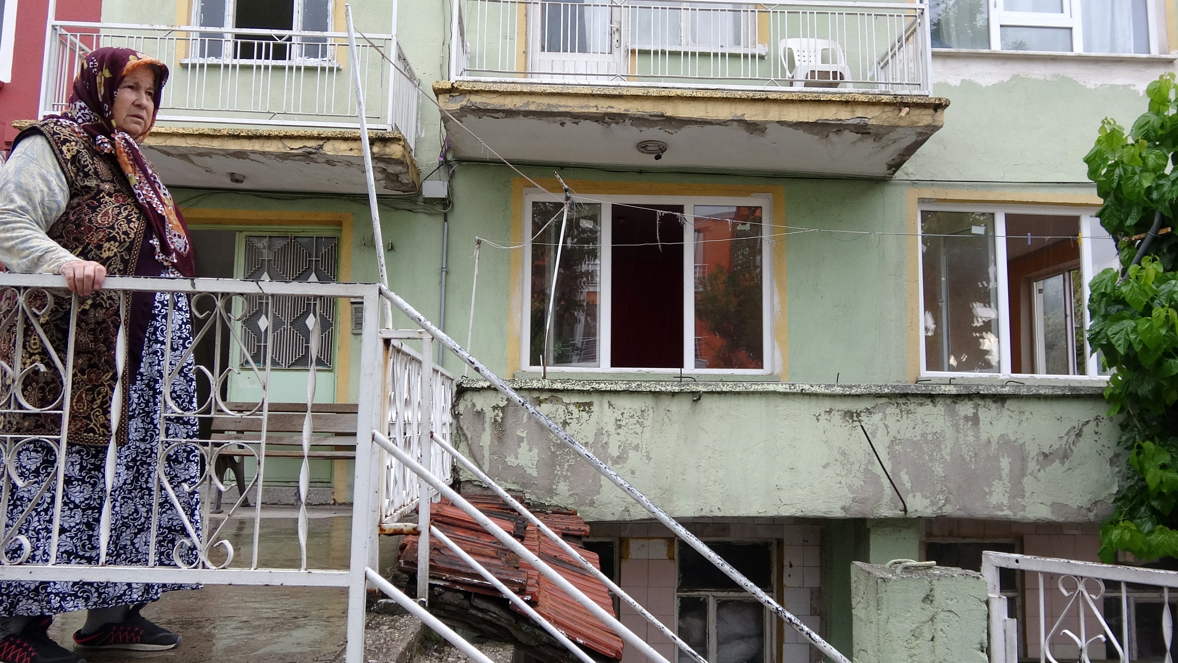 Kiracısını mahkeme kararıyla çıkardı, eve girince hayatının şokunu yaşadı