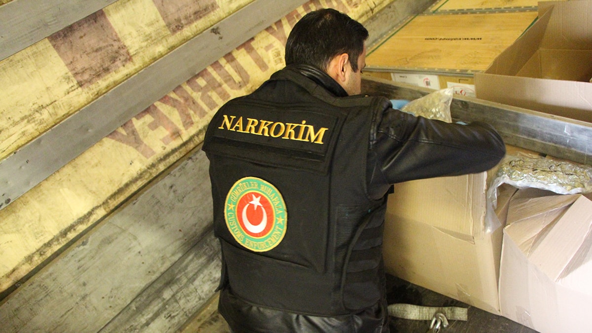 Geçen ay gümrüklerde 445 kg uyuşturucu yakalandı