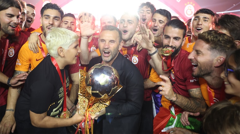 Okan Buruk'un üçüncü şampiyonluğu: Galatasaray'da tarih yazıyor