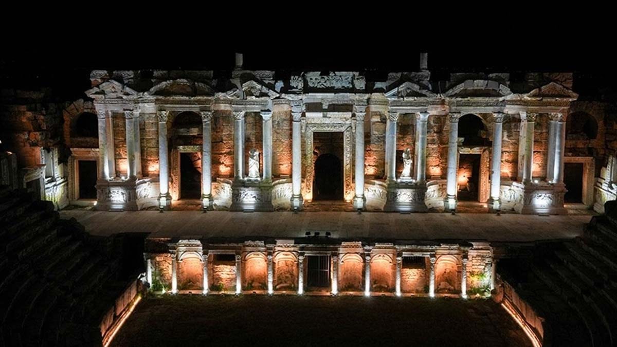 Pamukkale gece müzeciliği ile üç milyon ziyaretçiyi hedefliyor