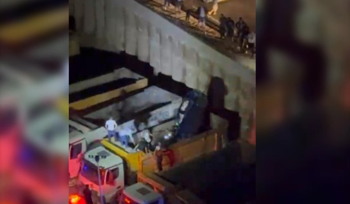 Park halindeki kamyonun damperine düştü