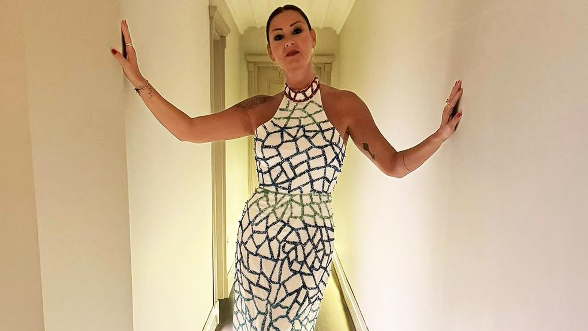 Pınar Altuğ'dan 'Bu açıklığınızla mezarda ne yapacaksınız' yorumuna tepki