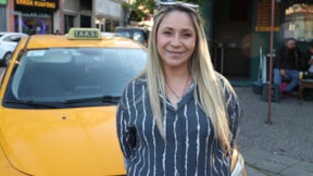 Kadın taksi şoförünün İstanbul’da başladığı yolculuk devam ediyor