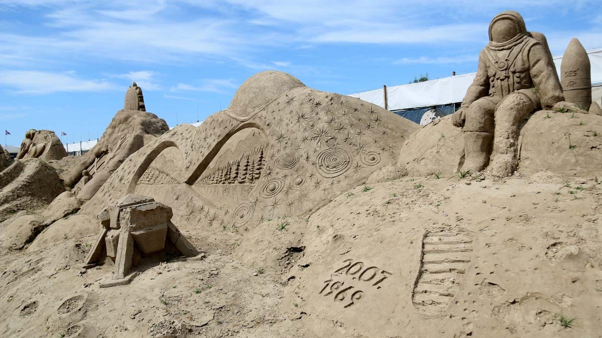 Türkiye'nin ilk astronotu Gezeravcı'nın kum heykeli yapılacak
