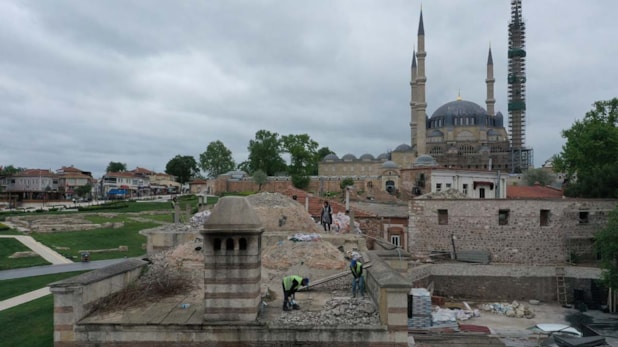Osmanlı dönemi mirası Mezitbey Hamamı yeniden doğuyor