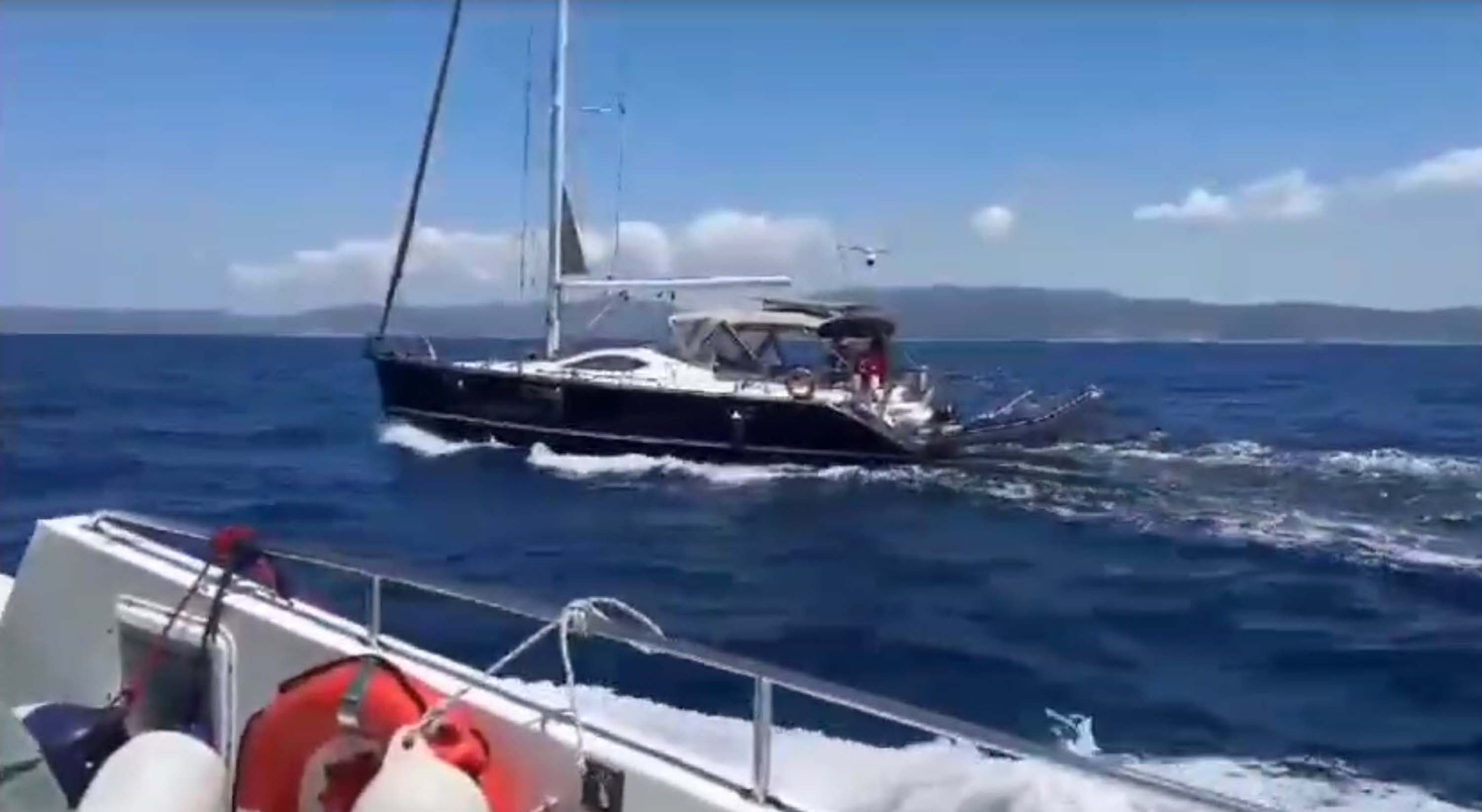 Yelkenliyle kaçmaya çalışan 10 FETÖ şüphelisi yakalandı