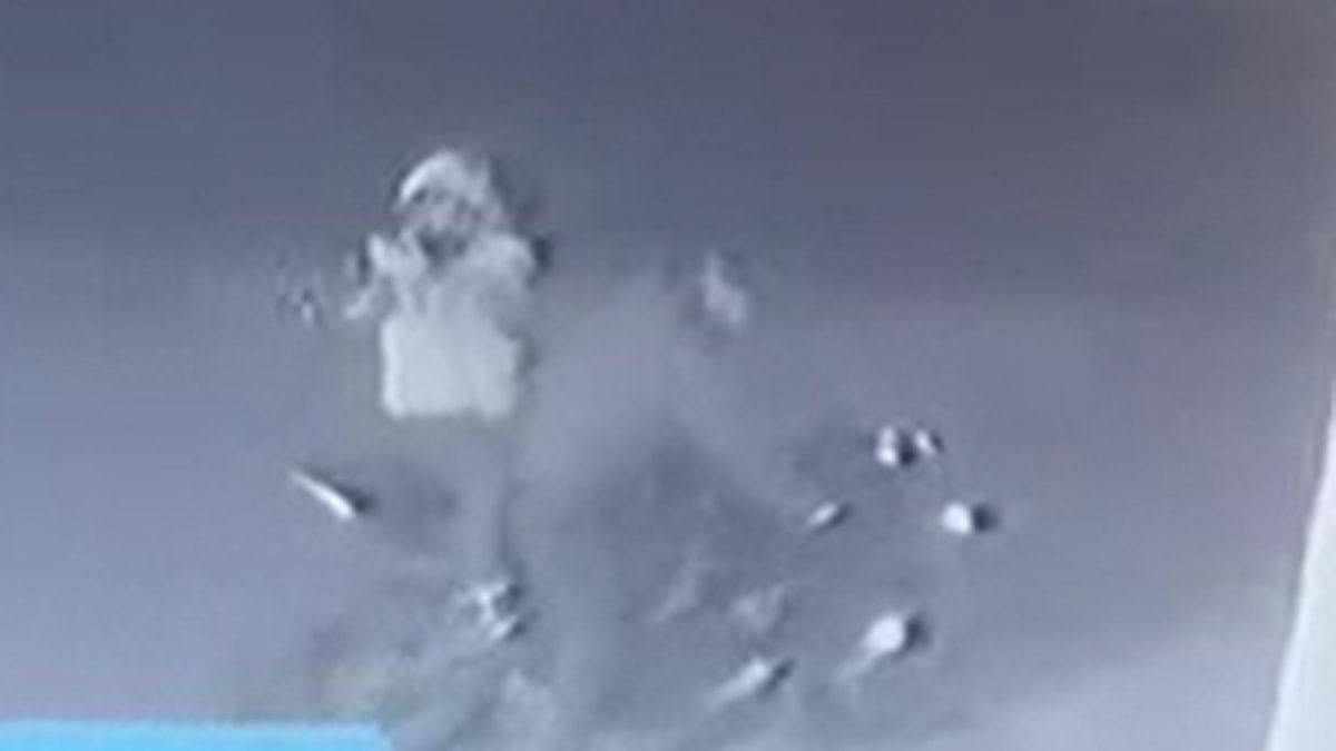 Otele silahlı saldırı kamerada