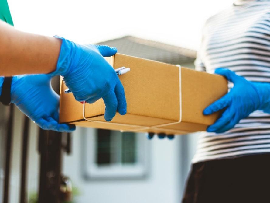 'Kargo ödemesi' adı altında dolandırmışlar... Aralarında avukatlar da var