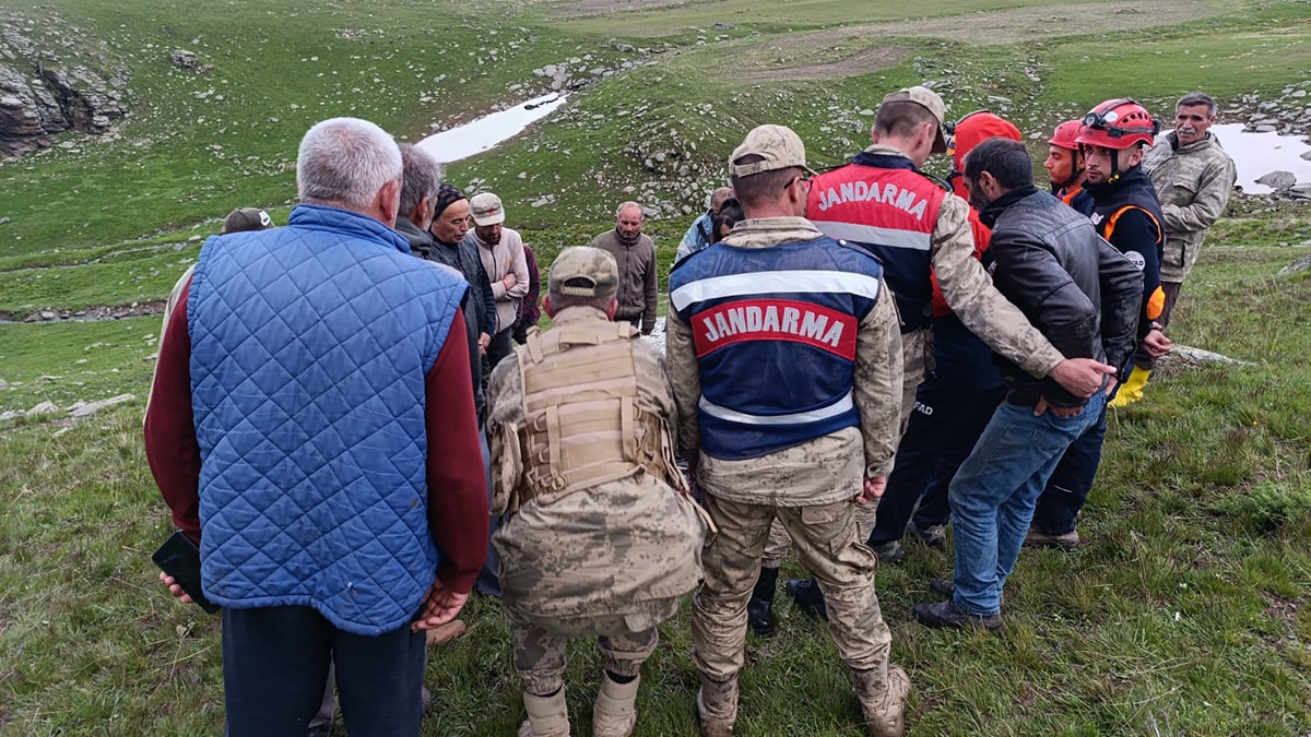 Hayvan otlatırken yıldırımın isabet ettiği çocuk öldü