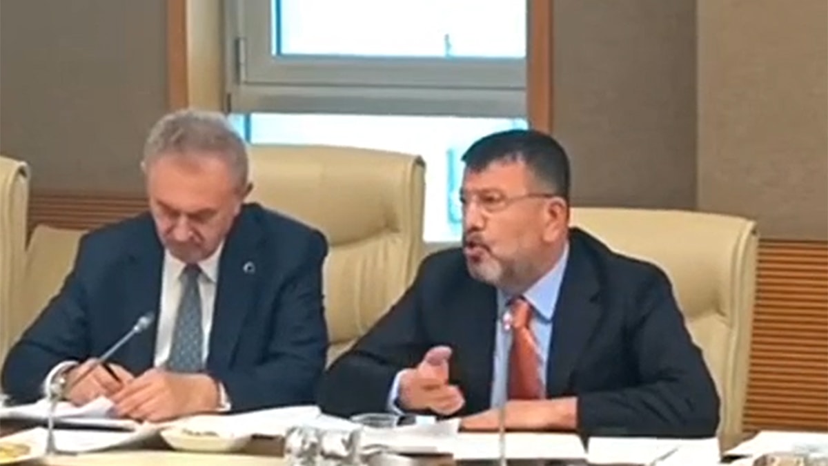 AKP ile CHP arasında şatafat tartışması