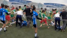 Kadın futboluna kavga gölgesi: Tekmelediler