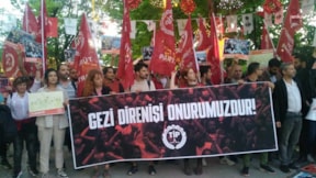 TİP polis ablukasını aştı, Kuğulu Park'a yürüdü