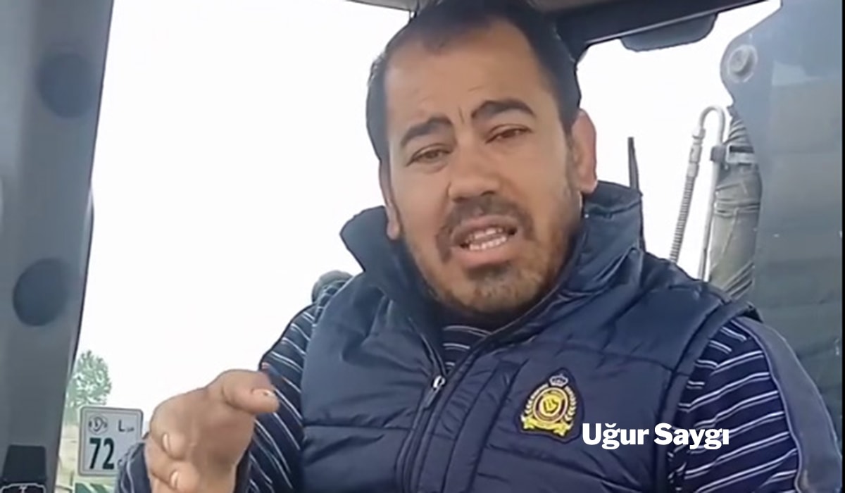 Evine giren hırsızı tebrik etti