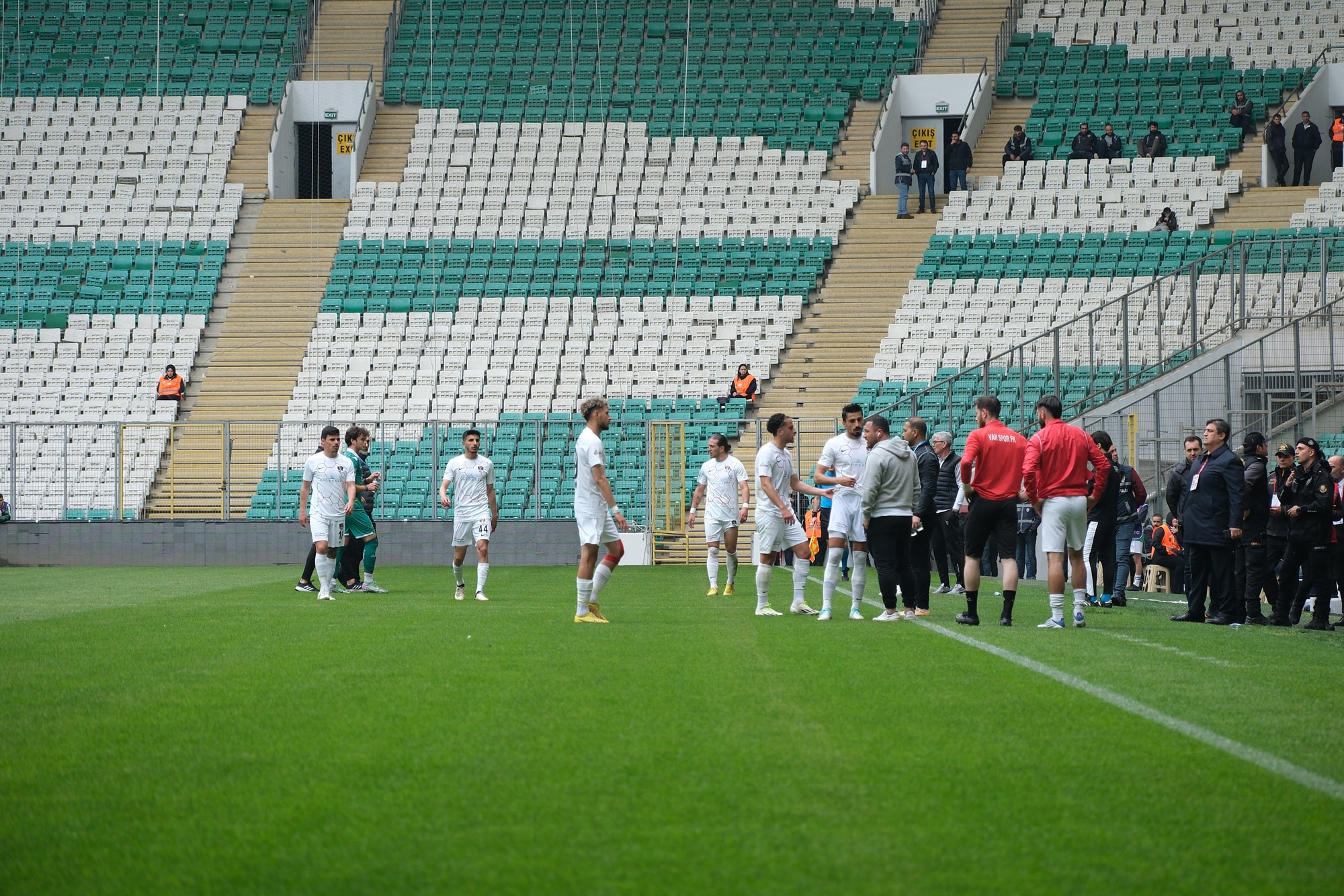 Vanspor FK Teknik Direktörü Ümit Bozkurt: Futbolda bu bir kara leke