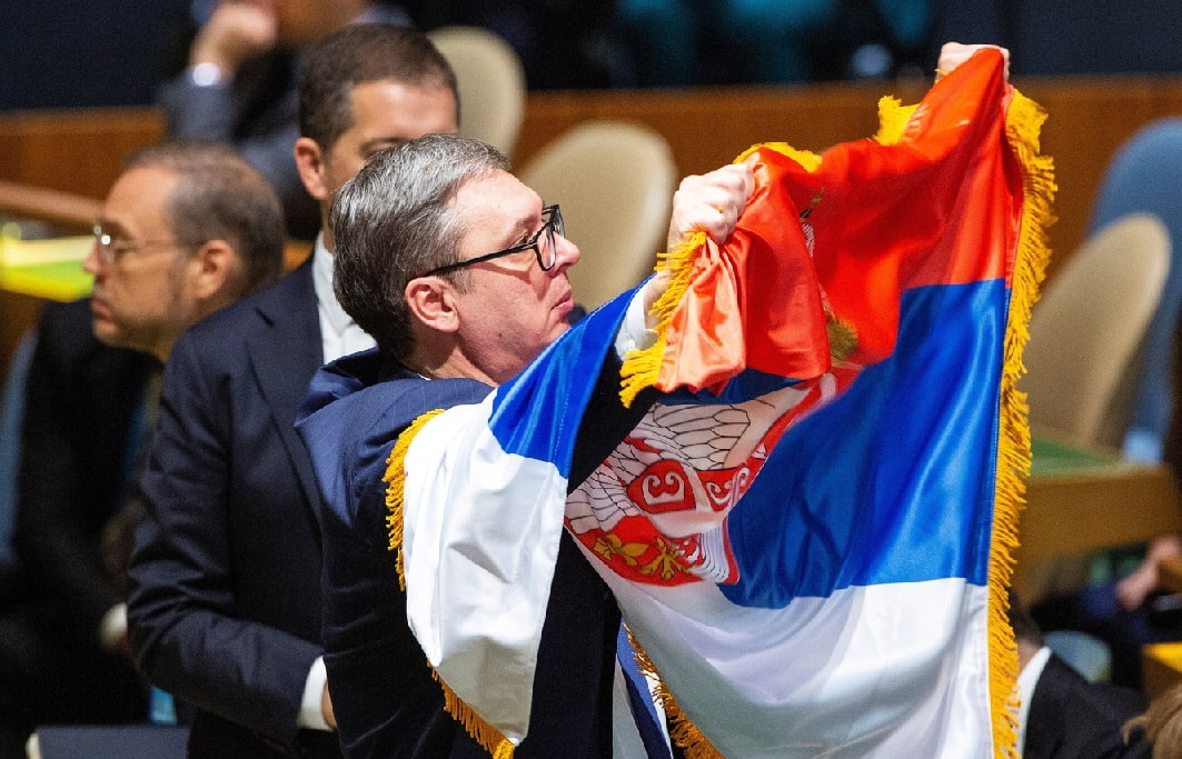 Sırbistan lideri Vucic'in hareketleri, BM'deki Srebrenitsa oylamasına damga vurdu