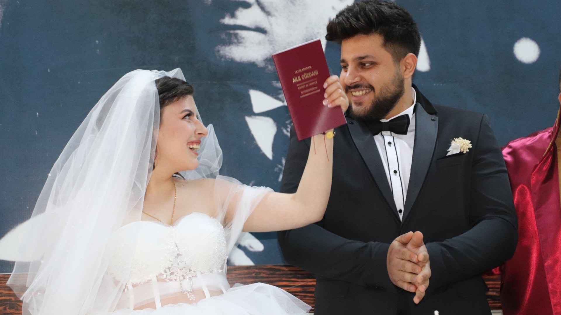 Beş gün enkaz başında beklediği nişanlısıyla tedavisi bitince evlendi