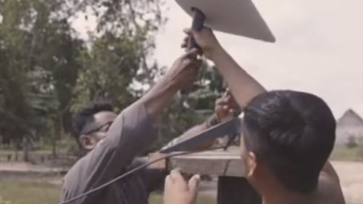 İnternete kavuşan kabile karıştı: Pornografik içerik bağımlılığı baş gösterdi, insanlar tembelleşti