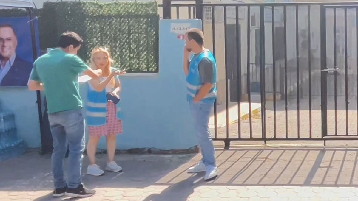 Bir saat okulun önünde bekleyip sınava geç kaldı