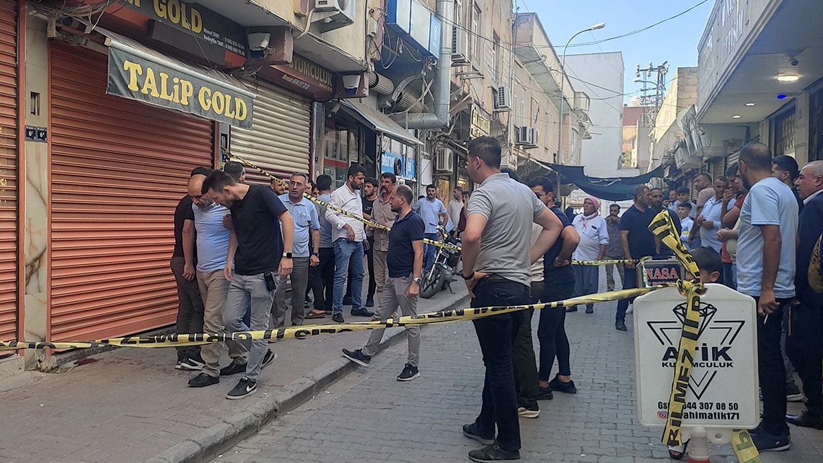 Kuyumcuda silahlı saldırı: 2 ölü, 1 yaralı