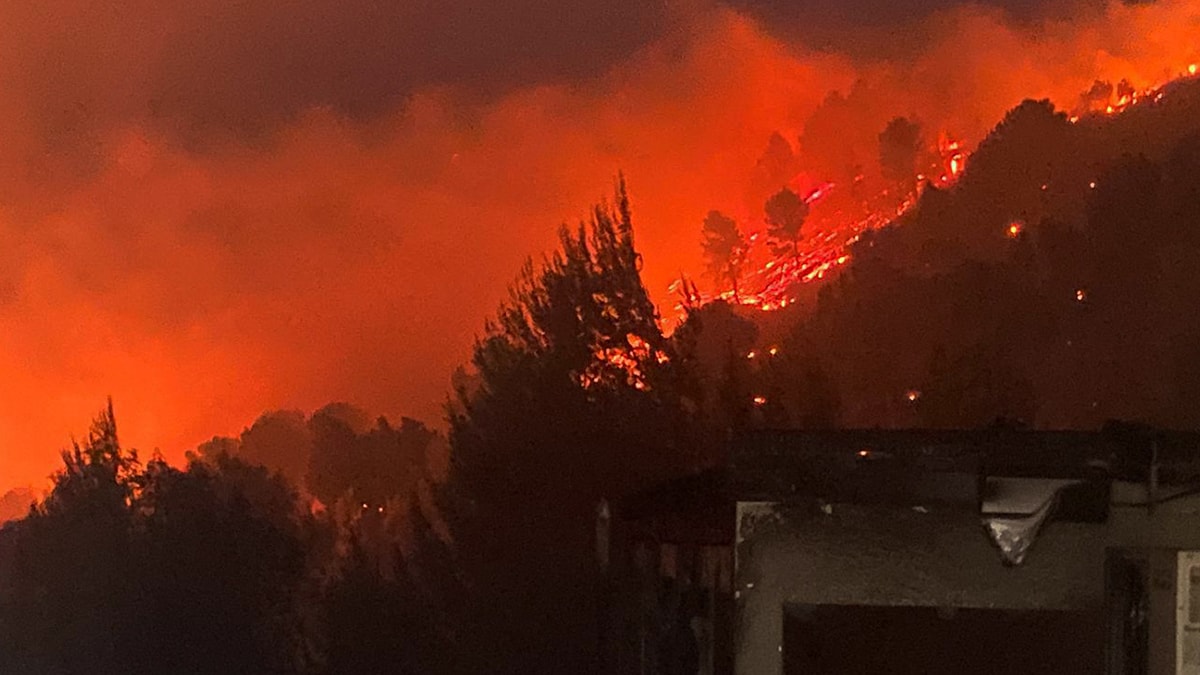 Hizbullah İsrail’i vurdu, büyük yangın çıktı