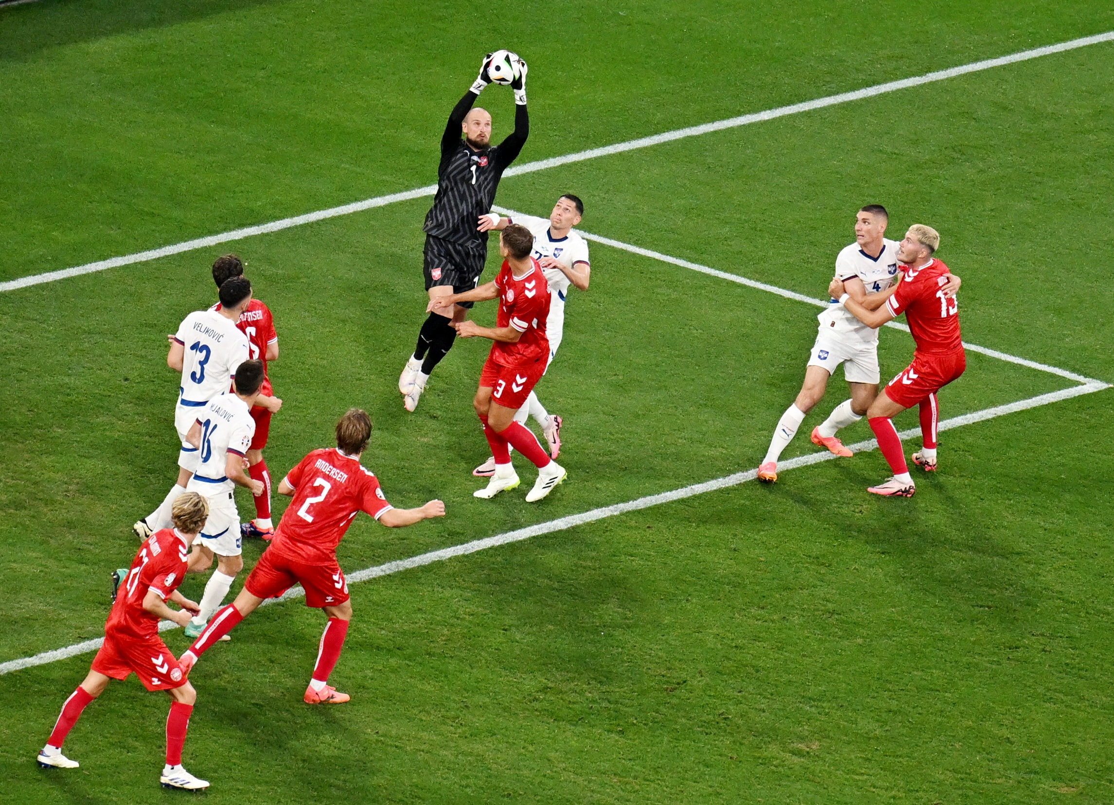 Sırbistan ile berabere kalan Danimarka kartla EURO 2024'te Son 16 Turu'nda