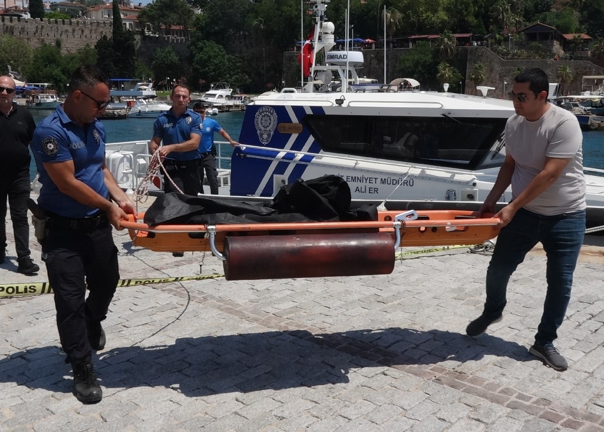 Antalya'da denizde ceset bulundu... Başı, kolları, bacakları yok