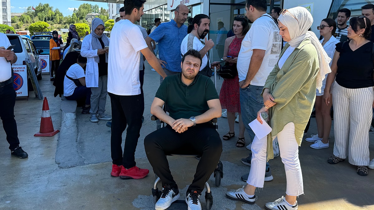 Özel okul sahibi, öğretmenleri darbetti