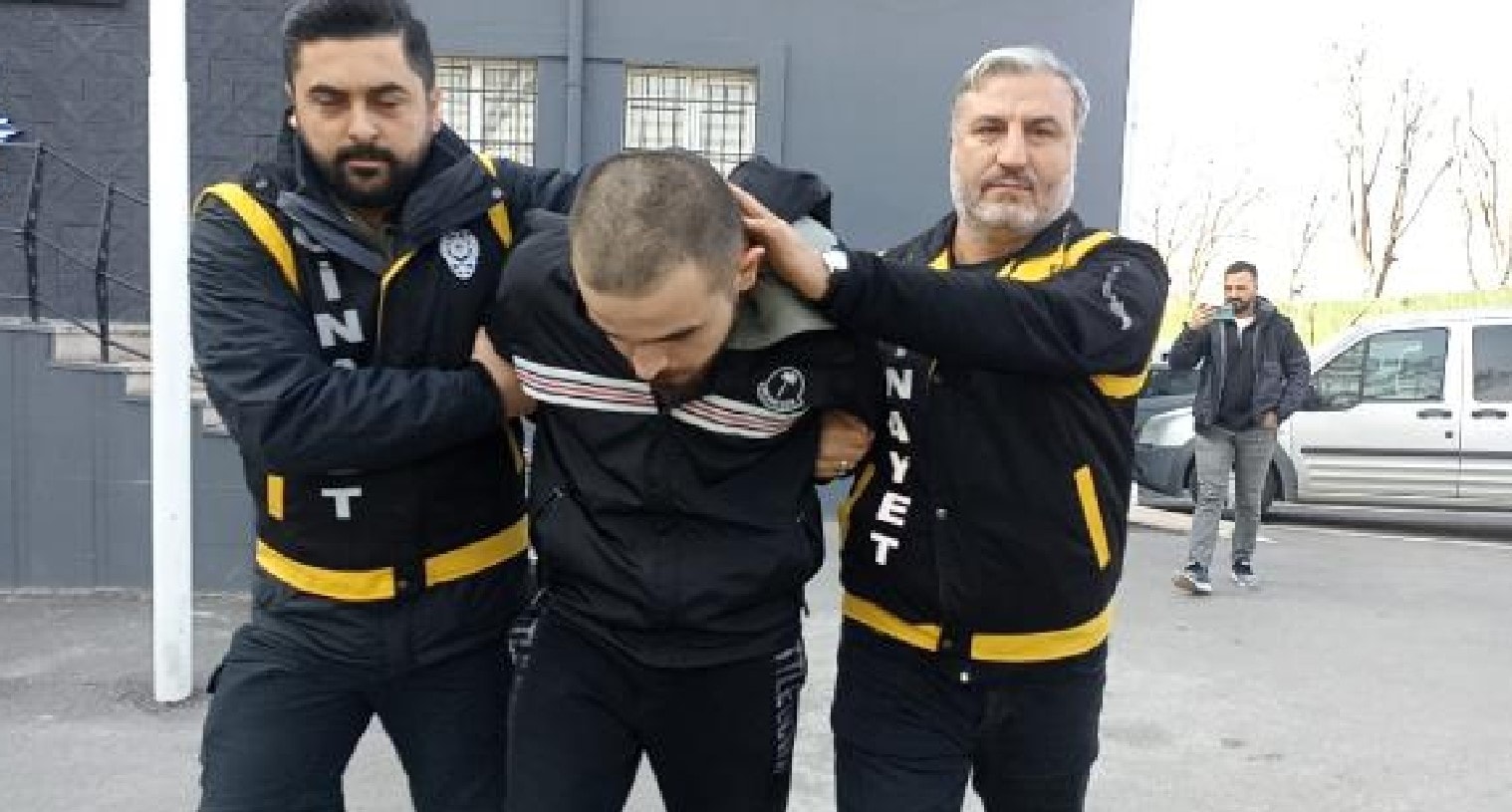 Babasını öldürdü, annesi ve kardeşi şikayetçi olmadı