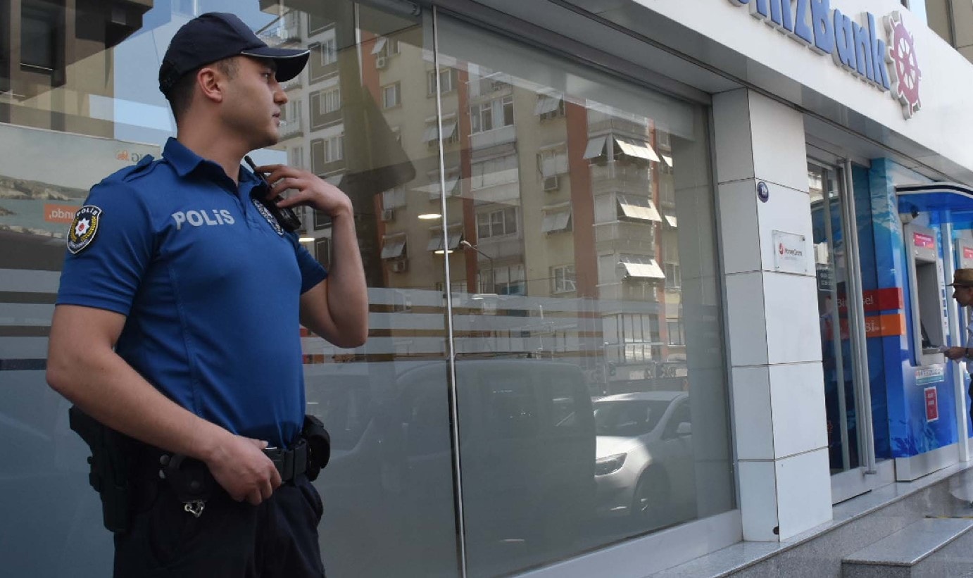 İzmir'deki 'yeni Seçil Erzan' vakasında banka şubesinde arama yapıldı