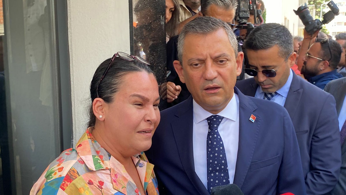 Özel'e ağlayarak seslendi: Erdoğan'a sesimizi duyurun