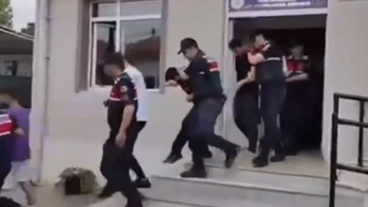 20 ilde uyuşturucu baskınları