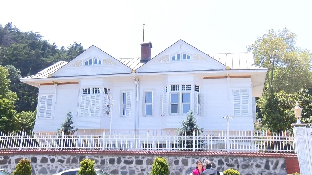 İstanbul'da yalı soygunu! Milyonları çuvala doldurdular