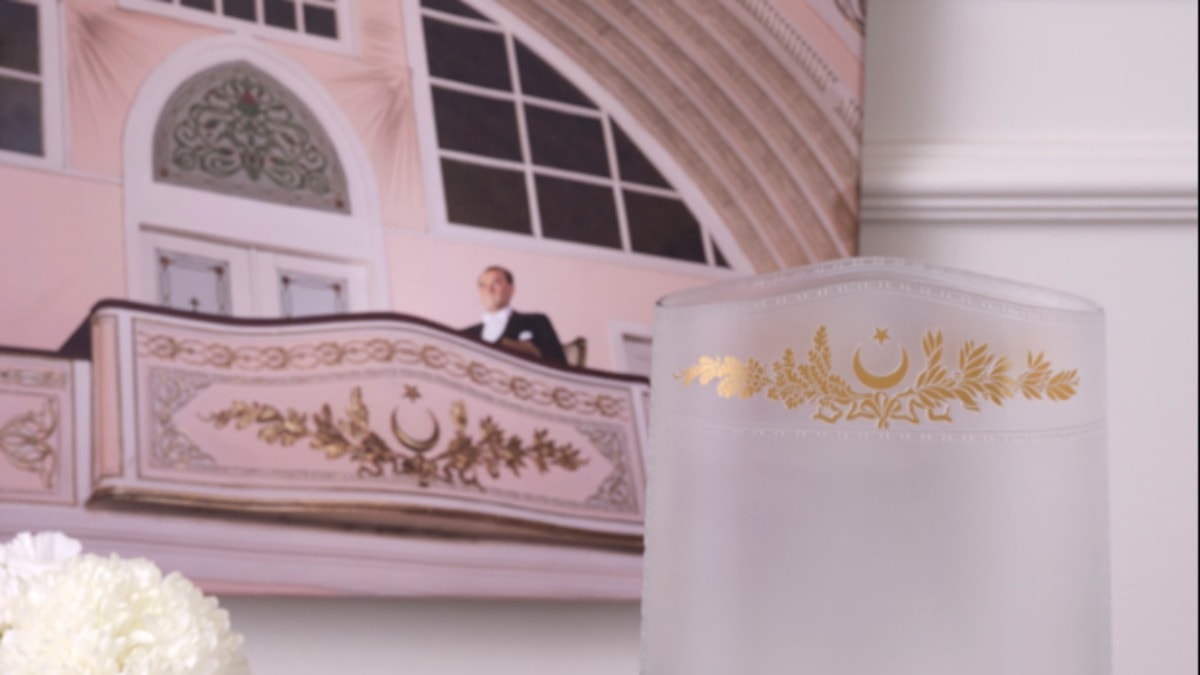 Özgür Özel’in Erdoğan’a hediyesi gündem oldu