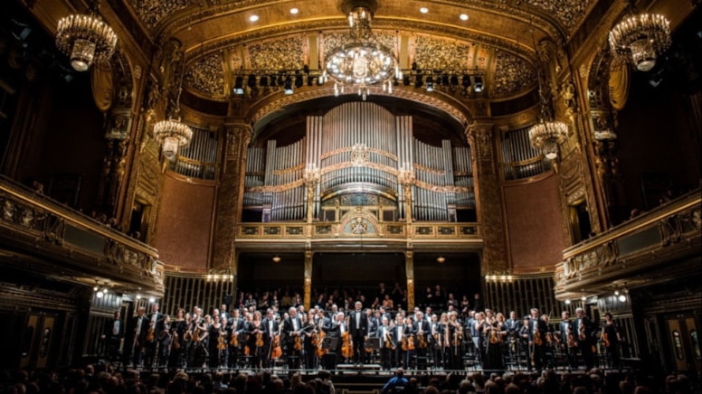 Budapeşte Festival Orkestrası’ndan türkü sürprizi