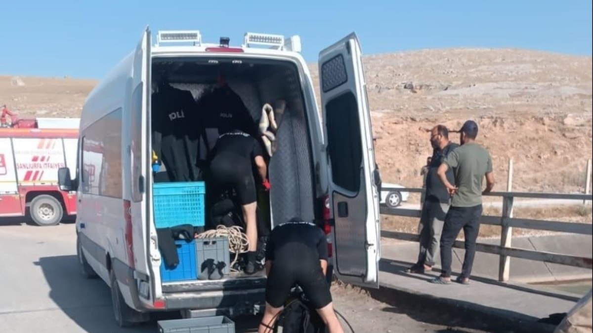 Serinlemek için girdiği sulama kanalında kayboldu