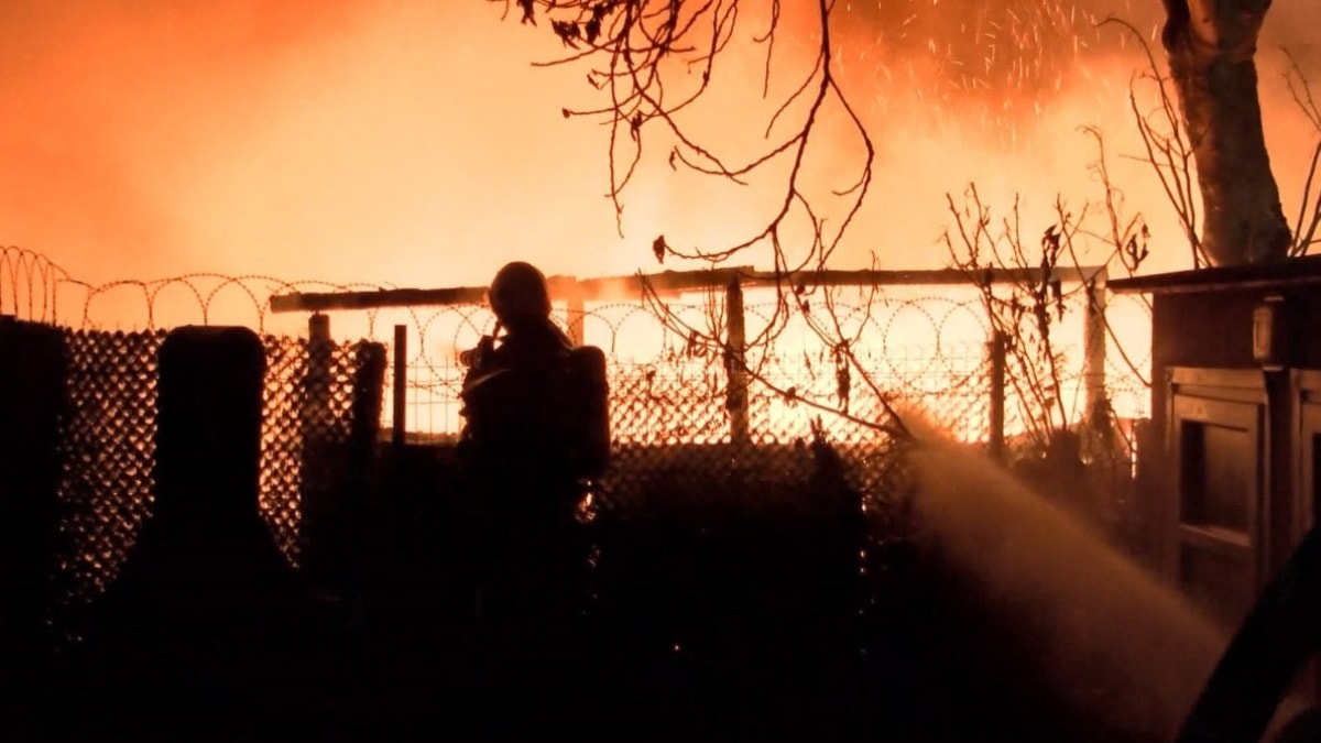 Fatih'te mahalleliyi korkutan yangın