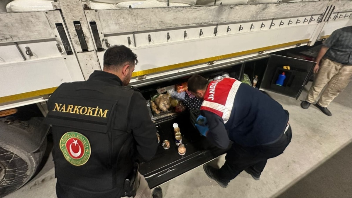 9 kilo 776 gram uyuşturucu ele geçirildi