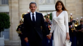 Macron'a bir eleştiri de Sarkozy'den geldi