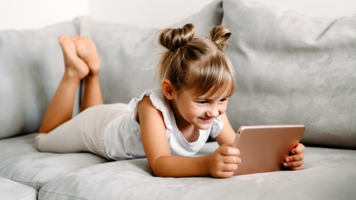 Çocuğuna telefon-tablet veren ebeveynler dikkat: Araştırmadan korkutan sonuç çıktı