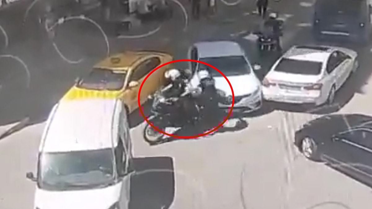 'Dur' ihtarına uymayan sürücü polise çarpıp kaçtı!