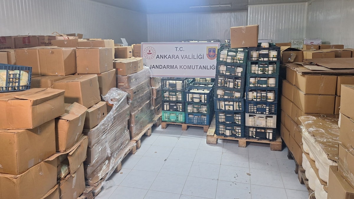 Ankara'da 300 ton sahte gıda maddesi ele geçirildi