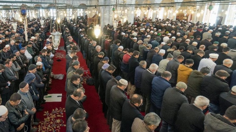 İstanbul Valiliği'nden cuma namazı kararı