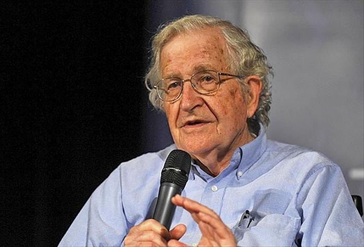 Eşi açıkladı: Chomsky felç geçirdi