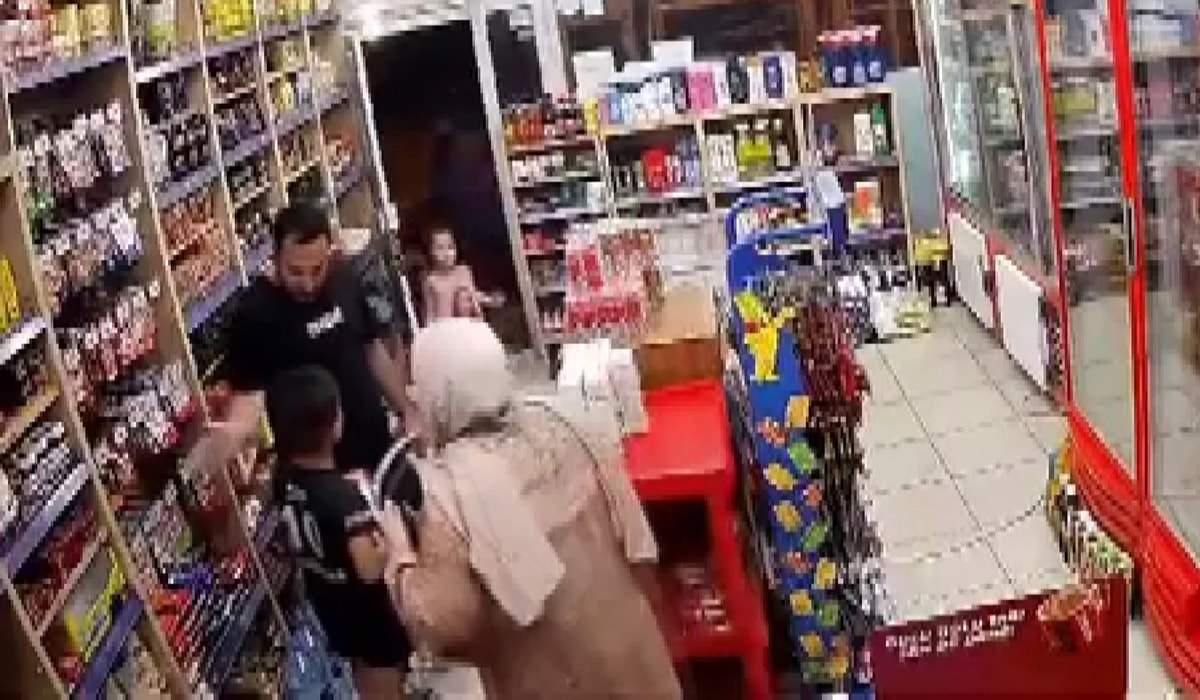 Markette 7 yaşındaki çocuğa dayak ve tehdit