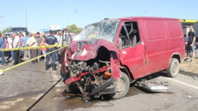 Samsun'da feci kaza: Anne öldü, 2 çocuğu yaralandı